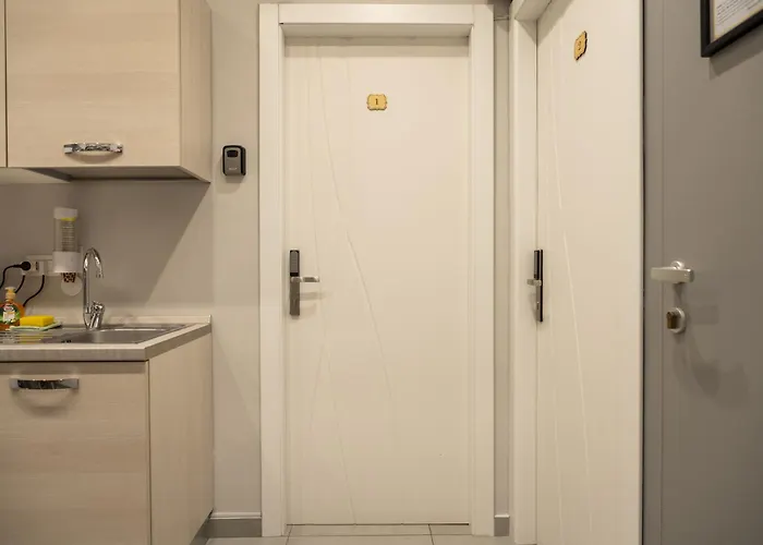 Orchidea For Tourists Hesperia Hosp Vendégház Modena